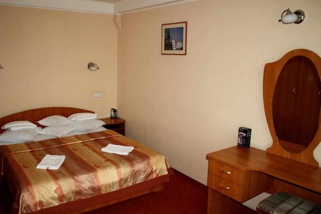 Druzhba Service Hotel Kiew Zimmer foto