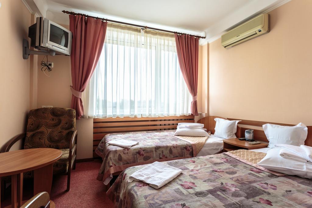 Druzhba Service Hotel Kiew Exterior foto